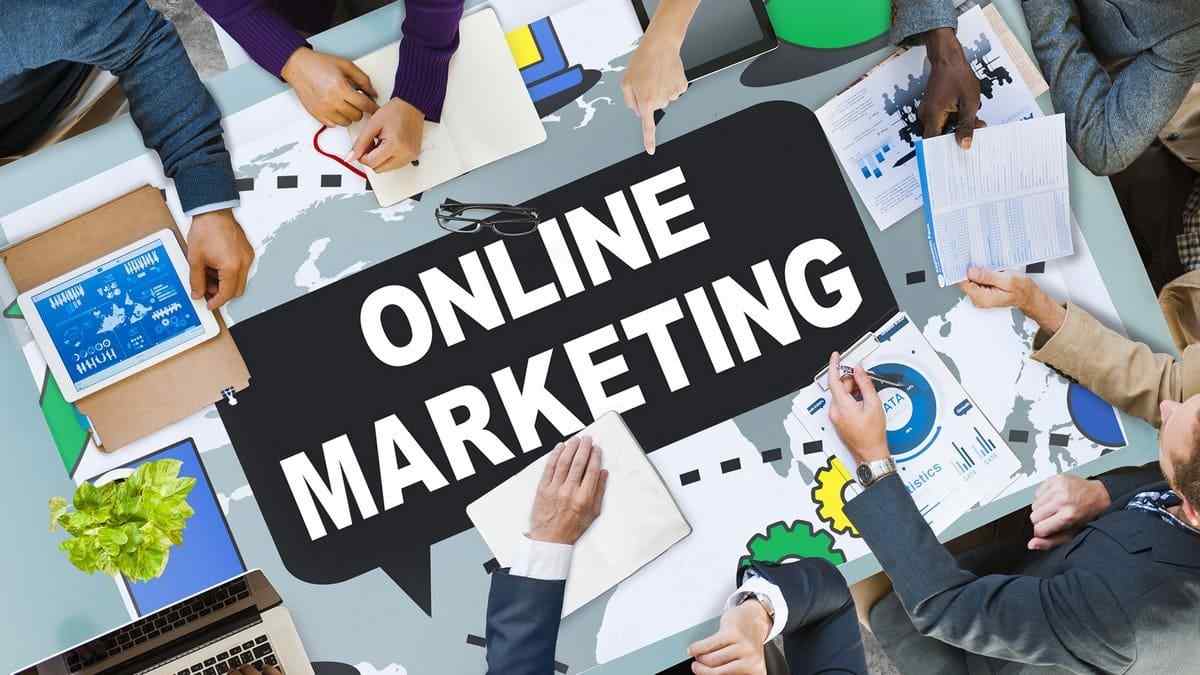 Marketing online có thể hiểu đơn giản là làm tiếp thị trên nền tảng internet